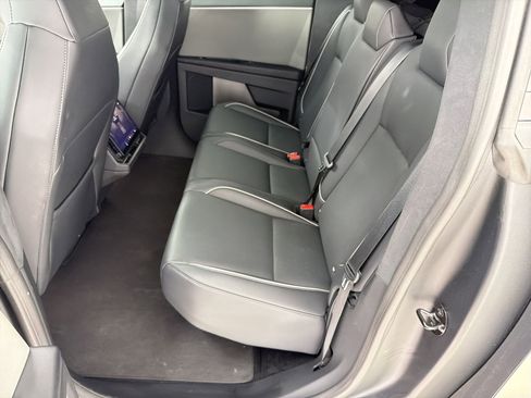 Used 2025 Tesla Cybertruck AWD Crew Cab image 13
