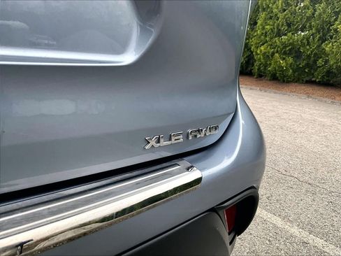 Used 2023 Toyota Highlander XLE image 30