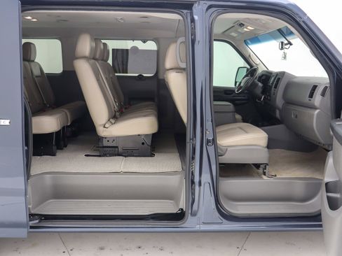Used 2016 Nissan NV 3500 SL RWD image 12