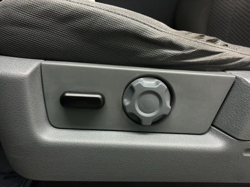 Used 2014 Ford F150 XLT w/ XLT Chrome Package image 22