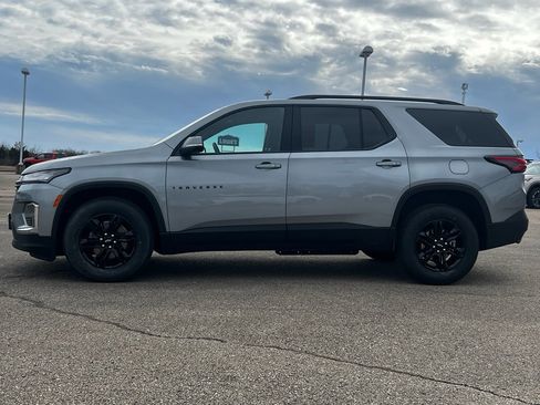 Used 2023 Chevrolet Traverse LT image 8
