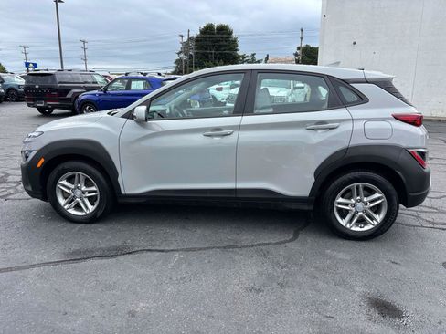 Used 2022 Hyundai Kona SE AWD/4WD image 2