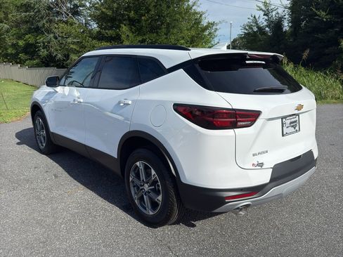 New 2026 Chevrolet Blazer LT w/ Convenience Package FWD image 4