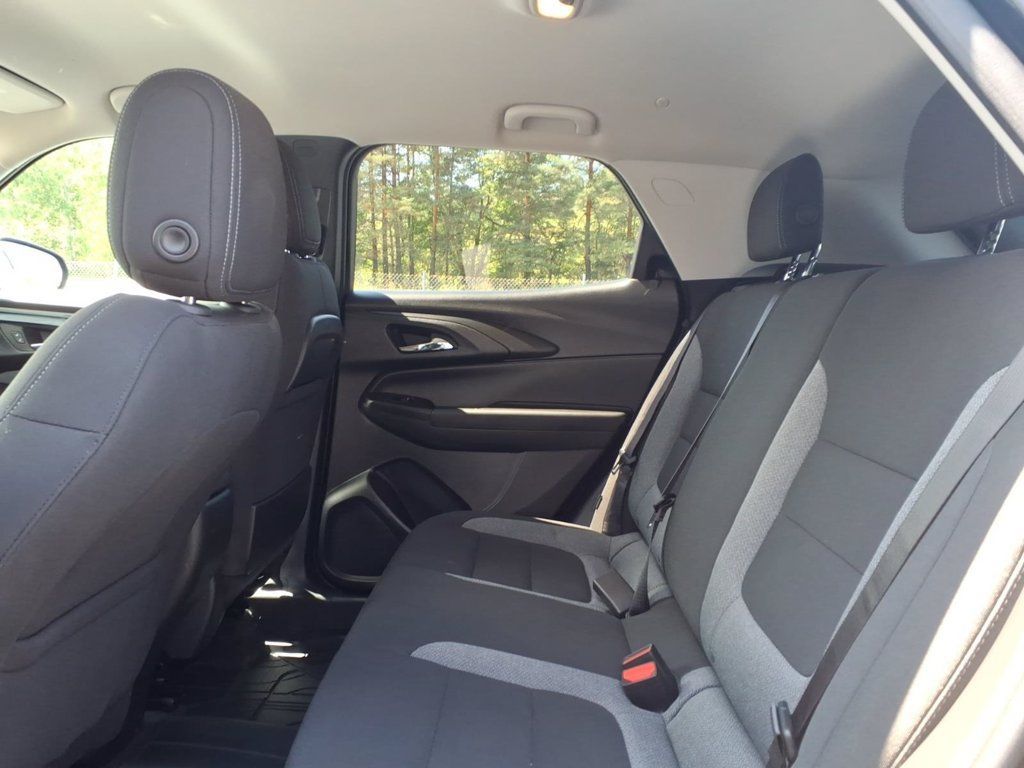 Used 2024 Chevrolet TrailBlazer LT AWD/4WD image 9