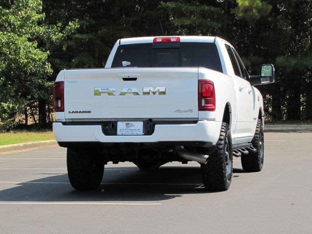 Used 2026 RAM 2500 Laramie AWD/4WD image 10