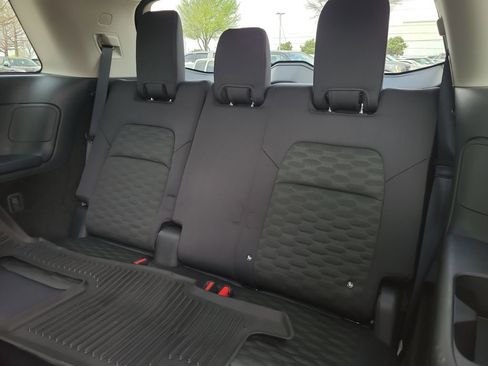 Certified 2024 Nissan Pathfinder SV image 12