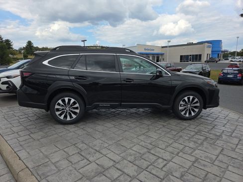 New 2025 Subaru Outback Limited image 9