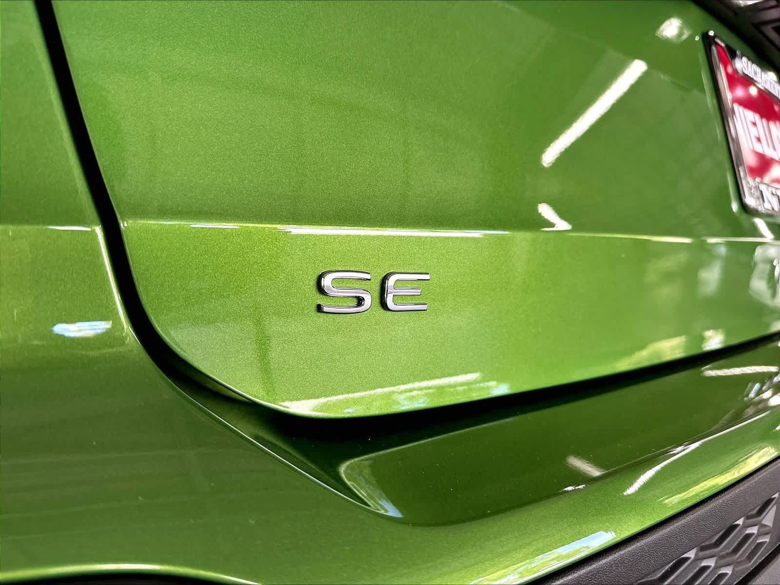 New 2027 Volkswagen Taos SE FWD image 9