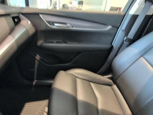 Used 2019 Cadillac XT5 Luxury w/ LPO, Radiant Package AWD/4WD image 17