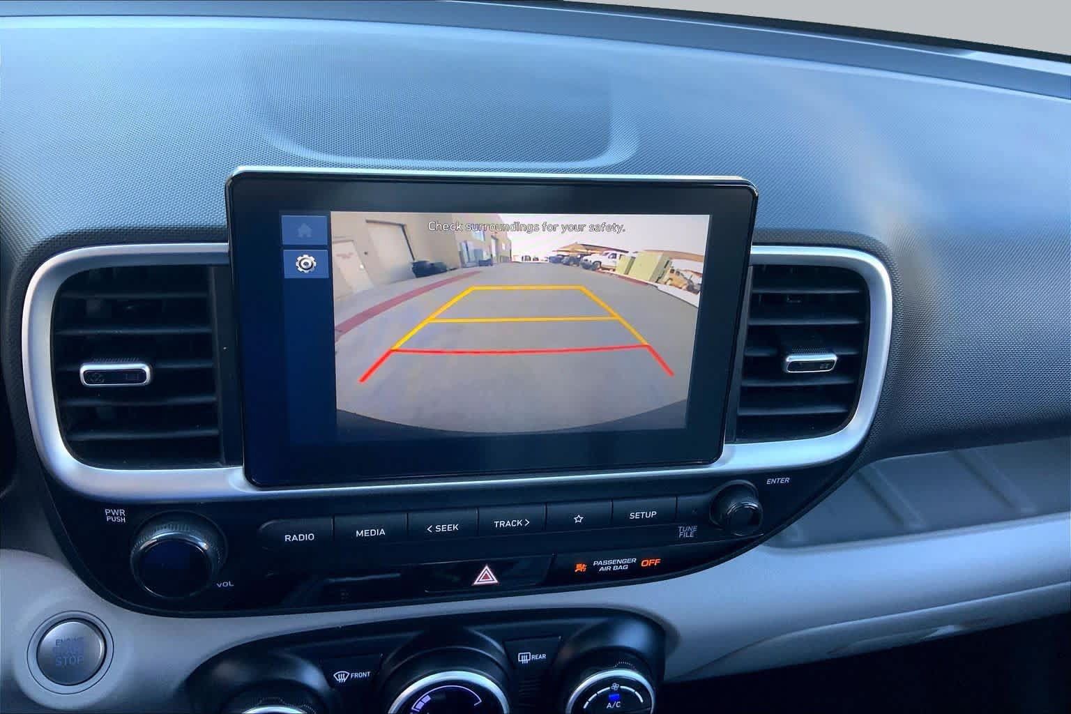 Certified 2025 Hyundai Venue SEL FWD image 28