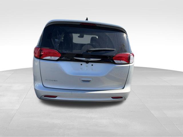 Used 2023 Chrysler Voyager LX FWD image 6
