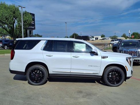 New 2026 GMC Yukon Denali w/ Denali Reserve Package AWD/4WD image 2
