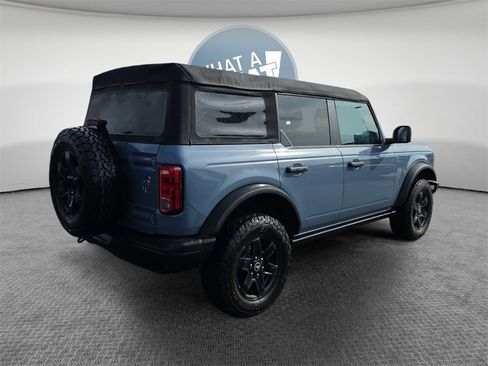 Used 2023 Ford Bronco Black Diamond image 3