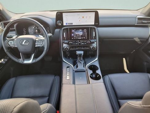 Used 2024 Lexus LX 600 4WD w/ Luxury Package image 9