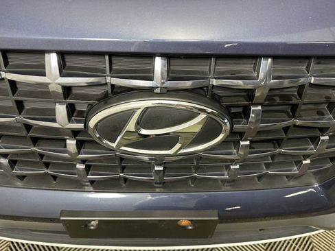 Used 2021 Hyundai Venue image 9