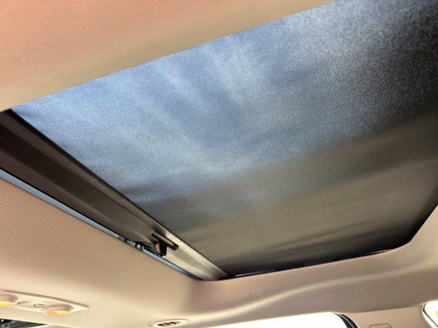 Used 2013 Chevrolet Traverse LTZ FWD image 14