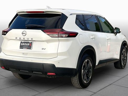 Used 2024 Nissan Rogue SV FWD image 13