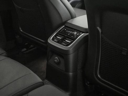 Used 2024 Volvo XC90 T8 Plus w/ Protection Package Premier image 18