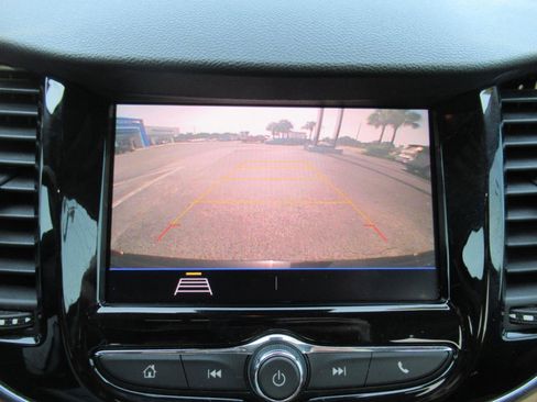 Used 2020 Chevrolet Trax Premier FWD image 29