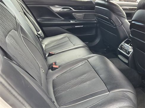 Used 2016 BMW 750i xDrive image 15