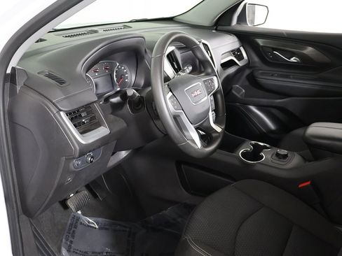 Used 2024 GMC Terrain SLE image 20