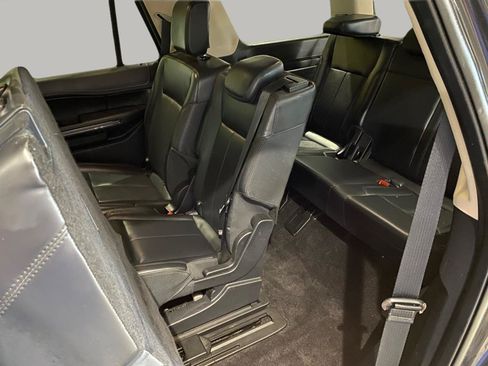 Used 2022 Ford Expedition XLT AWD/4WD image 23