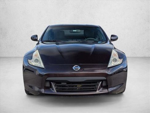 Used 2010 Nissan 370Z Touring image 2