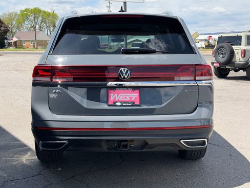 Used 2025 Volkswagen Atlas SEL AWD/4WD image 8