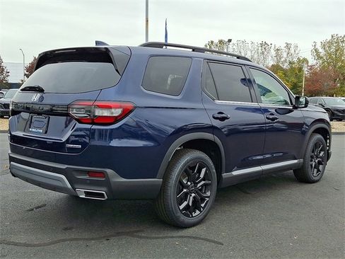 New 2025 Honda Pilot Touring image 6