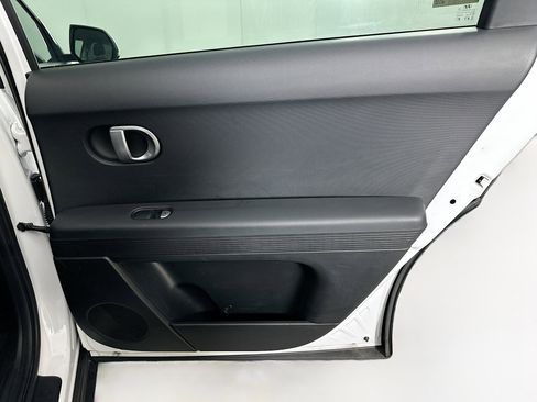 Used 2024 Hyundai Ioniq 5 SE image 29