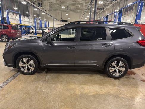 Used 2023 Subaru Ascent Premium w/ Convenience Package image 8