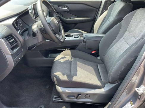 Used 2025 Nissan Rogue SV AWD/4WD image 12
