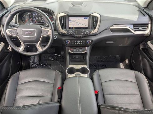 Used 2024 GMC Terrain Denali w/ Denali Premium Package AWD/4WD image 19
