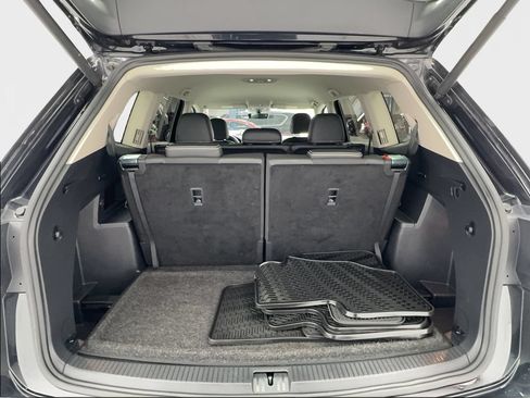 Used 2023 Volkswagen Atlas SE w/ Black Wheel Package FWD image 16