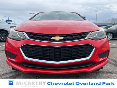 Used 2017 Chevrolet Cruze LT w/ Convenience Package image 8