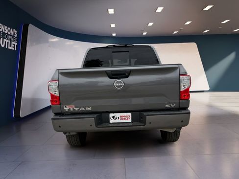Used 2024 Nissan Titan SV w/ SV Convenience Package image 4