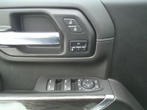 Used 2023 Chevrolet Silverado 3500 LTZ w/ LTZ Convenience Package image 21