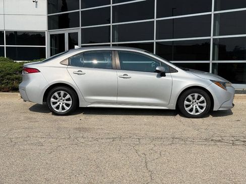 Used 2024 Toyota Corolla LE FWD image 2