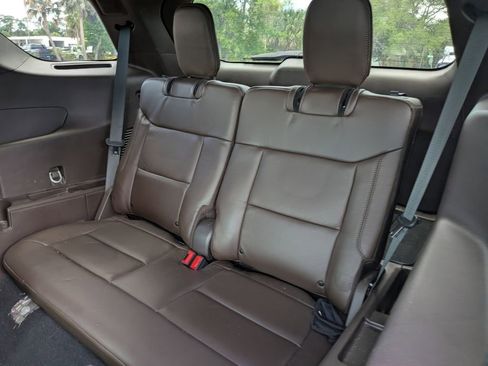 Used 2024 Ford Explorer King Ranch w/ Technology Package RWD image 21