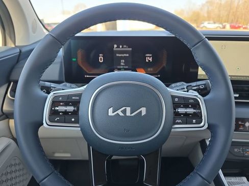 New 2026 Kia Carnival EX FWD image 10