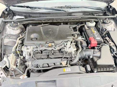 Used 2019 Toyota Camry SE FWD image 12