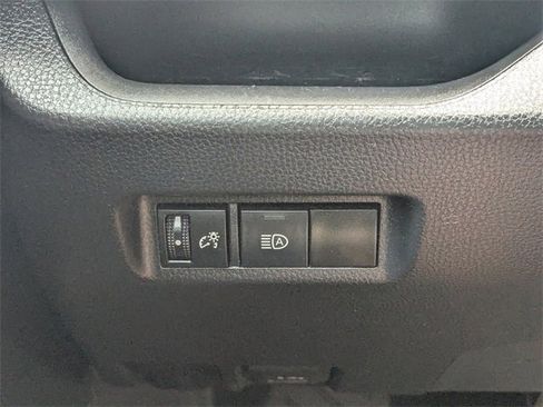 Used 2021 Toyota RAV4 LE image 24