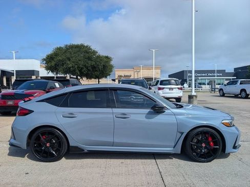 Used 2024 Honda Civic Type R image 3