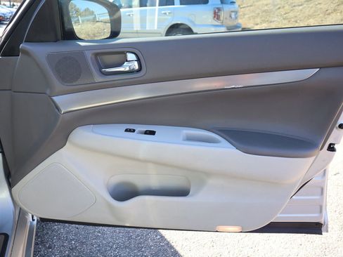 Used 2011 INFINITI G25 Journey w/ Moonroof Pkg image 14