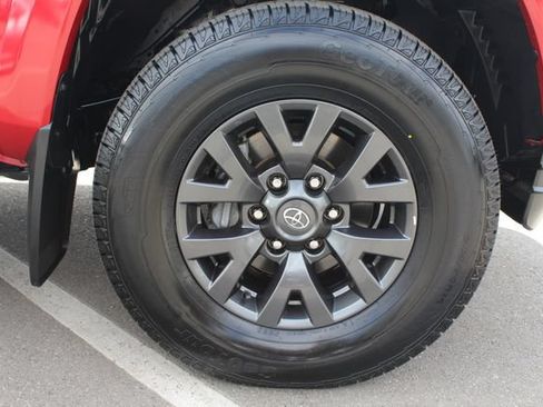 Certified 2021 Toyota Tacoma SR5 RWD image 12