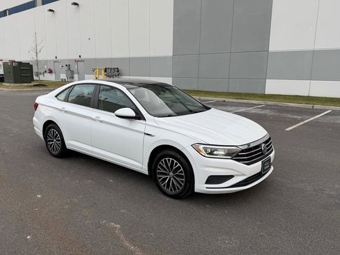 Used 2019 Volkswagen Jetta SEL image 3