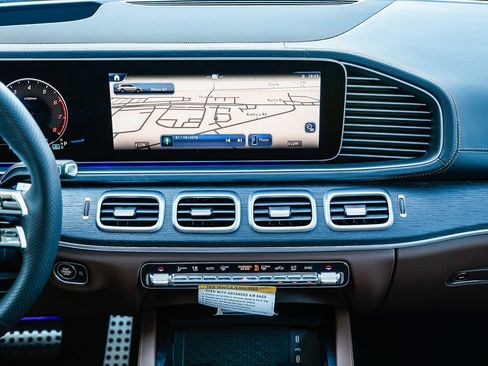 New 2026 Mercedes-Benz GLS 450 4MATIC image 11
