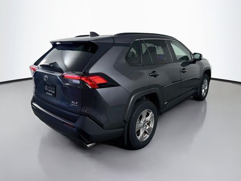Used 2025 Toyota RAV4 XLE AWD/4WD image 7