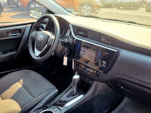 Used 2017 Toyota Corolla LE w/ Carpet Mat Package (TMS) FWD image 40