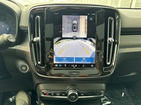 Certified 2025 Volvo XC40 B5 Plus AWD/4WD image 26